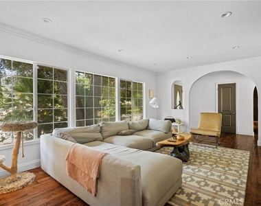 6247 Hamilton Lane - Photo Thumbnail 4