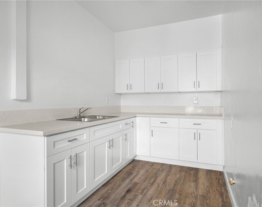 617 E Garfield - Photo Thumbnail 8