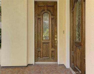 556 E Palm Avenue - Photo Thumbnail 1