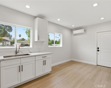 19651 Friar Street - Photo Thumbnail 2