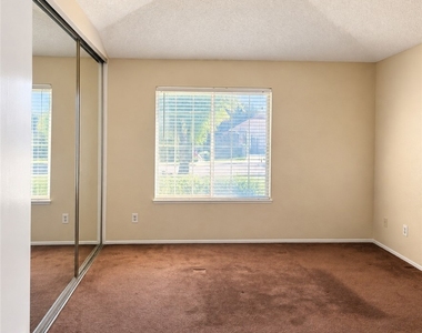 45909 Desert Springs - Photo Thumbnail 6