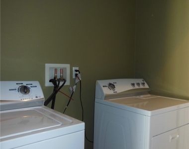 732 W 1st Street - Photo Thumbnail 6
