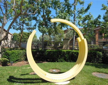 732 W 1st Street - Photo Thumbnail 25