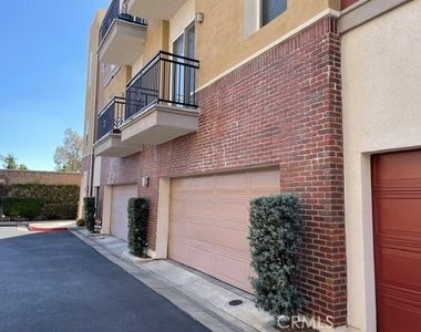 732 W 1st Street - Photo Thumbnail 21