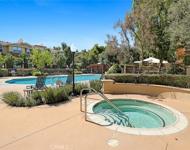 732 W 1st Street - Photo Thumbnail 28