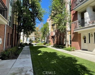 732 W 1st Street - Photo Thumbnail 23
