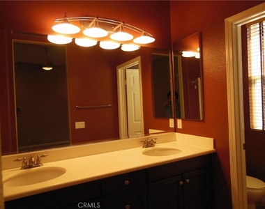 732 W 1st Street - Photo Thumbnail 19