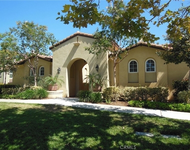 732 W 1st Street - Photo Thumbnail 24