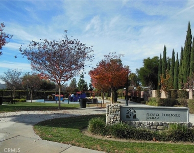 732 W 1st Street - Photo Thumbnail 31