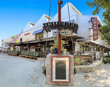 732 W 1st Street - Photo Thumbnail 32