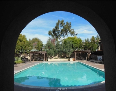 732 W 1st Street - Photo Thumbnail 26