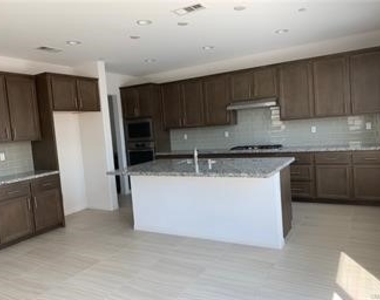 16147 Almond - Photo Thumbnail 2