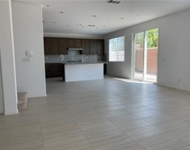 16147 Almond - Photo Thumbnail 1