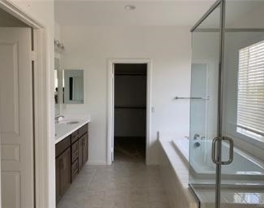16147 Almond - Photo Thumbnail 4