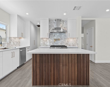 1230 Spazier Avenue - Photo Thumbnail 12