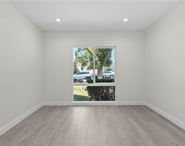 1230 Spazier Avenue - Photo Thumbnail 10