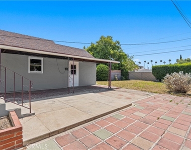 1230 Spazier Avenue - Photo Thumbnail 35