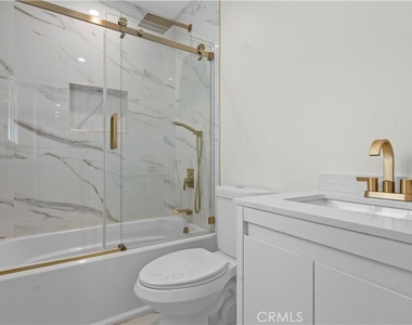 1230 Spazier Avenue - Photo Thumbnail 20