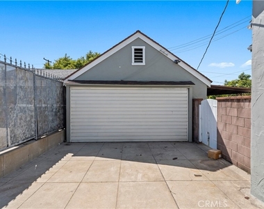 1230 Spazier Avenue - Photo Thumbnail 3
