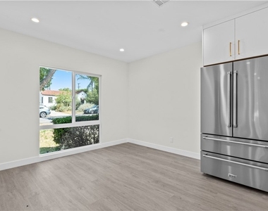 1230 Spazier Avenue - Photo Thumbnail 16