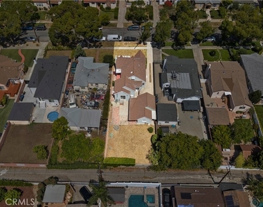 1230 Spazier Avenue - Photo Thumbnail 43