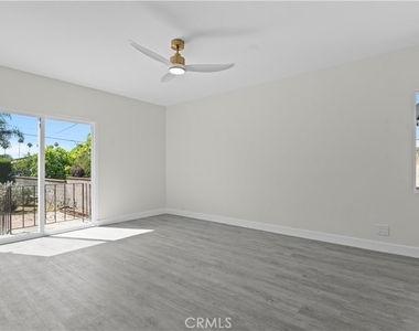 1230 Spazier Avenue - Photo Thumbnail 17