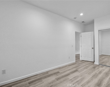 696 E 9th - Photo Thumbnail 14