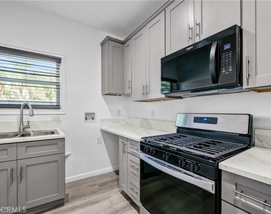 696 E 9th - Photo Thumbnail 7