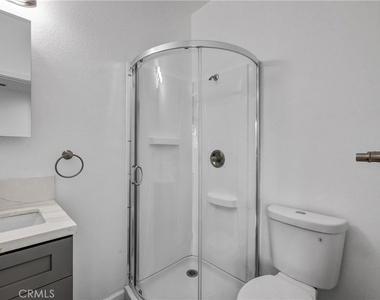 696 E 9th - Photo Thumbnail 21