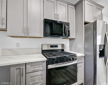 696 E 9th - Photo Thumbnail 8