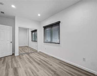 696 E 9th - Photo Thumbnail 16