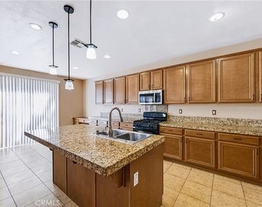1833 English Oak Way - Photo Thumbnail 8