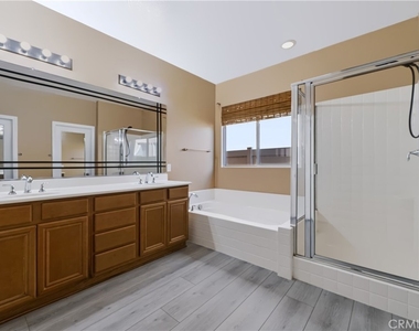 1833 English Oak Way - Photo Thumbnail 12
