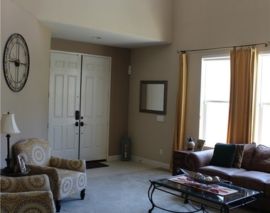 3208 Willow Hollow Road - Photo Thumbnail 4