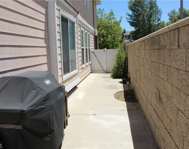 3208 Willow Hollow Road - Photo Thumbnail 32