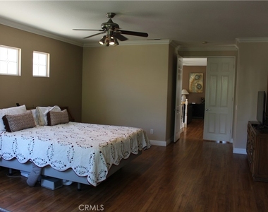 3208 Willow Hollow Road - Photo Thumbnail 15