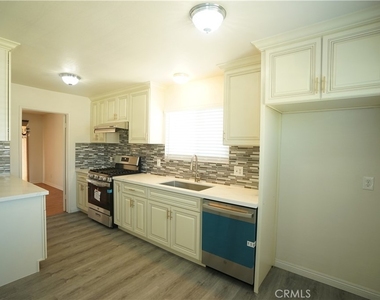 19524 Gravina Street - Photo Thumbnail 8