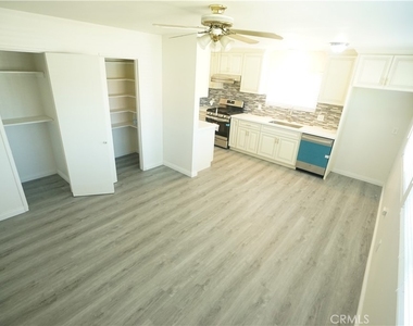 19524 Gravina Street - Photo Thumbnail 12