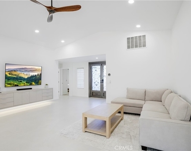 68135 Tachevah Drive - Photo Thumbnail 8