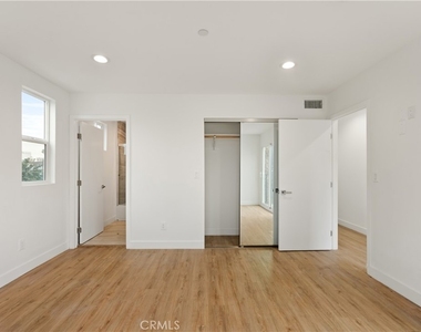 449 N Heliotrope Drive - Photo Thumbnail 17