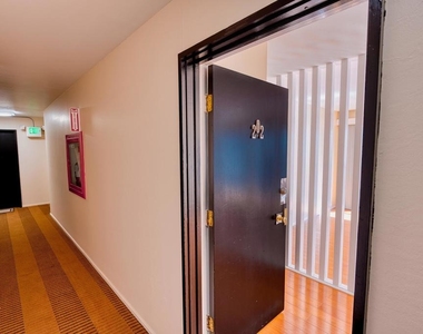 3815 Harrison St - Photo Thumbnail 3