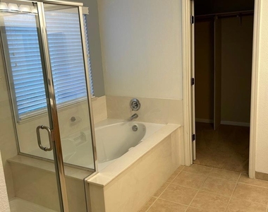 501 Red Rome Ln - Photo Thumbnail 14