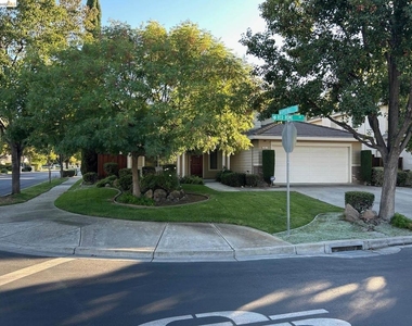 501 Red Rome Ln - Photo Thumbnail 1