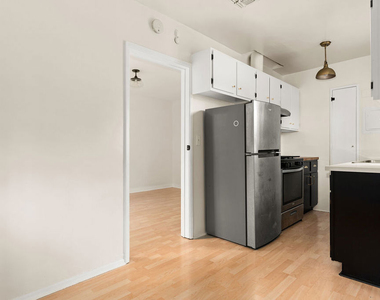 3104 Silver Lake Boulevard - Photo Thumbnail 6