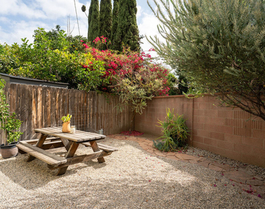 3104 Silver Lake Boulevard - Photo Thumbnail 13