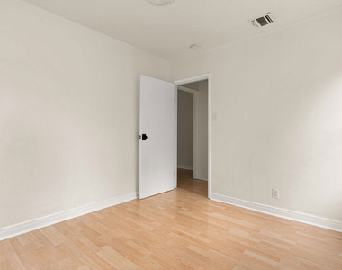 3104 Silver Lake Boulevard - Photo Thumbnail 11