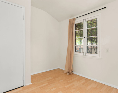 3104 Silver Lake Boulevard - Photo Thumbnail 9
