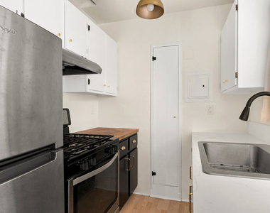 3104 Silver Lake Boulevard - Photo Thumbnail 7