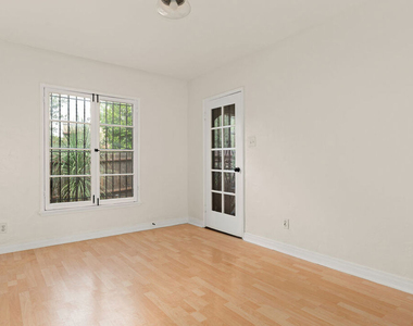 3104 Silver Lake Boulevard - Photo Thumbnail 2