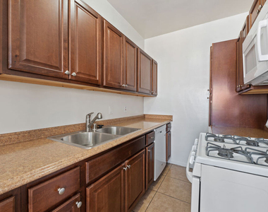 5320 W Olympic Boulevard - Photo Thumbnail 6